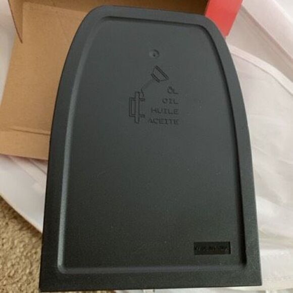 Staples Heavy Duty 2-Hole Punch - Picture 6 of 6